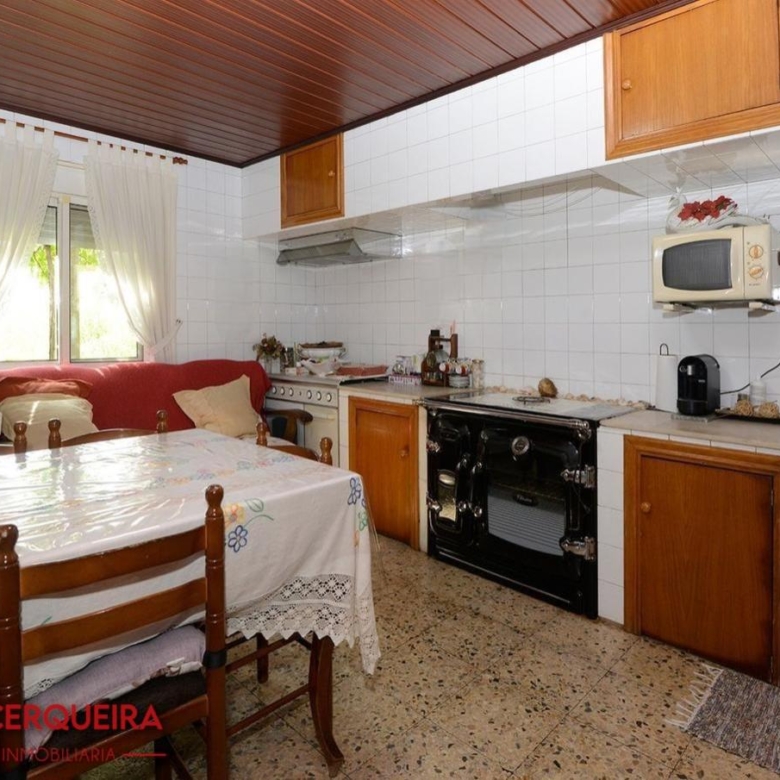 ¡VIVE, EMPRENDE O INVIERTE! CASA DE PIEDRA CON PISCINA Y AMPLIA FINCA EN TOMIÑO