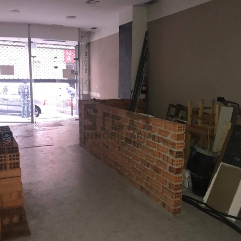 ALQUILER LOCAL EN RÚA BEDOYA