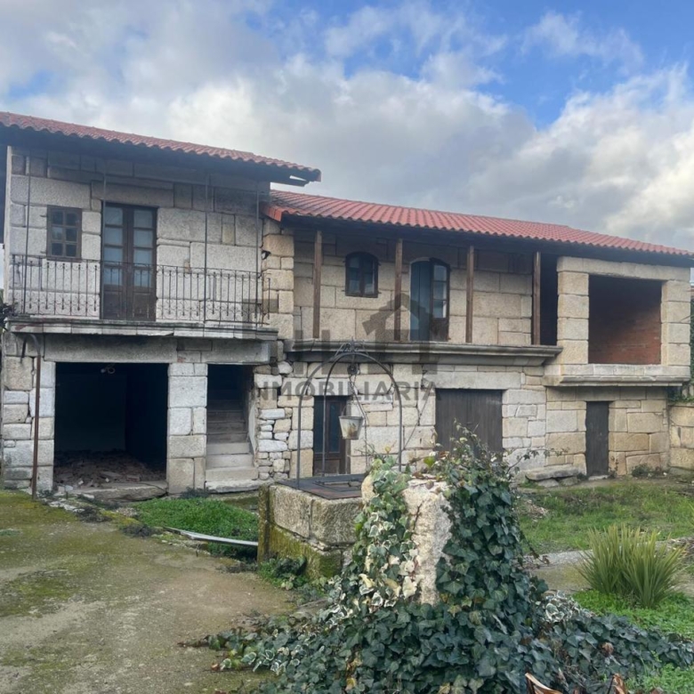 VENTA 3 CASAS EN XINZO