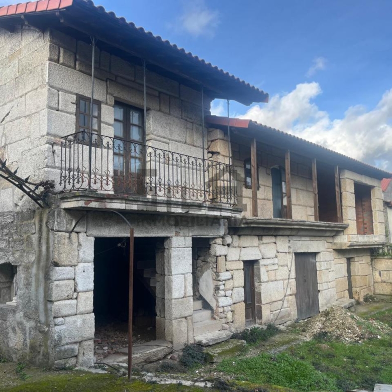 VENTA 3 CASAS EN XINZO