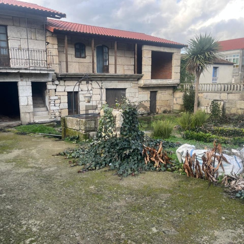 VENTA 3 CASAS EN XINZO