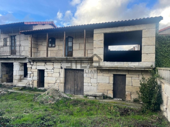 VENTA 3 CASAS EN XINZO