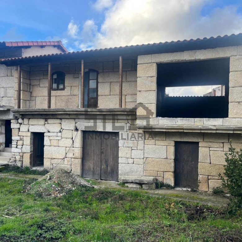 VENTA 3 CASAS EN XINZO