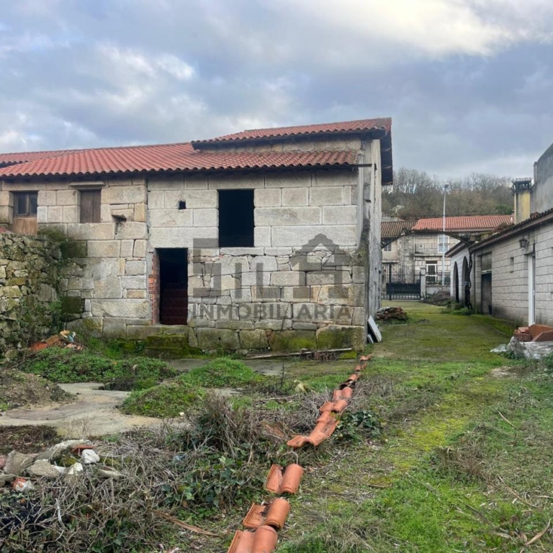 VENTA 3 CASAS EN XINZO