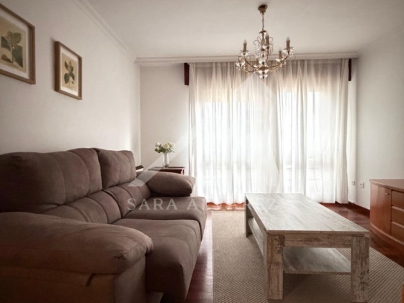 SE ALQUILA LUMINOSO APARTAMENTO DE DOS HABITACIONES CON 2 PLAZAS DE GARAJE  EN JUAN BAUSTISTA ANDRADE ZONA PASARON