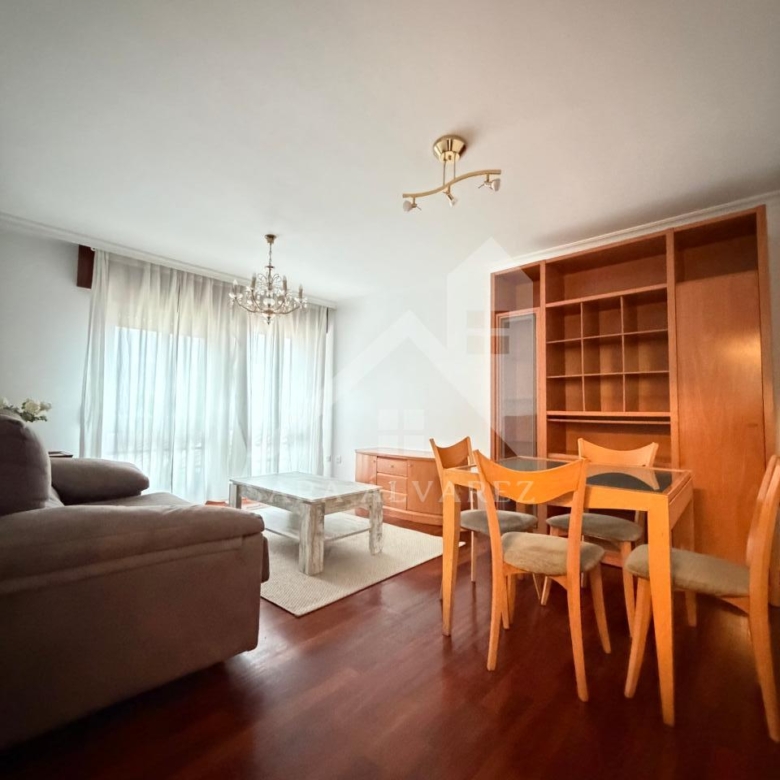 SE ALQUILA LUMINOSO APARTAMENTO DE DOS HABITACIONES CON 2 PLAZAS DE GARAJE  EN JUAN BAUSTISTA ANDRADE ZONA PASARON