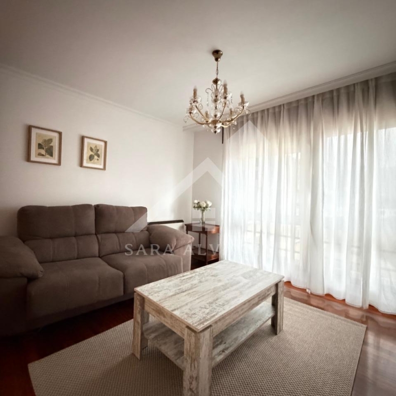 SE ALQUILA LUMINOSO APARTAMENTO DE DOS HABITACIONES CON 2 PLAZAS DE GARAJE  EN JUAN BAUSTISTA ANDRADE ZONA PASARON