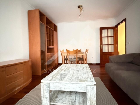 SE ALQUILA LUMINOSO APARTAMENTO DE DOS HABITACIONES CON 2 PLAZAS DE GARAJE  EN JUAN BAUSTISTA ANDRADE ZONA PASARON