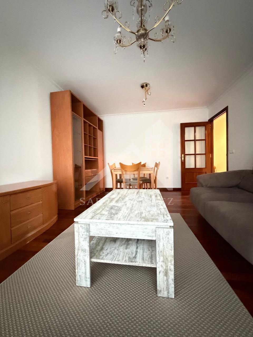SE ALQUILA LUMINOSO APARTAMENTO DE DOS HABITACIONES CON 2 PLAZAS DE GARAJE  EN JUAN BAUSTISTA ANDRADE ZONA PASARON