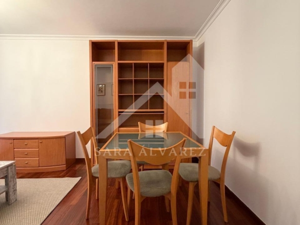 SE ALQUILA LUMINOSO APARTAMENTO DE DOS HABITACIONES CON 2 PLAZAS DE GARAJE  EN JUAN BAUSTISTA ANDRADE ZONA PASARON