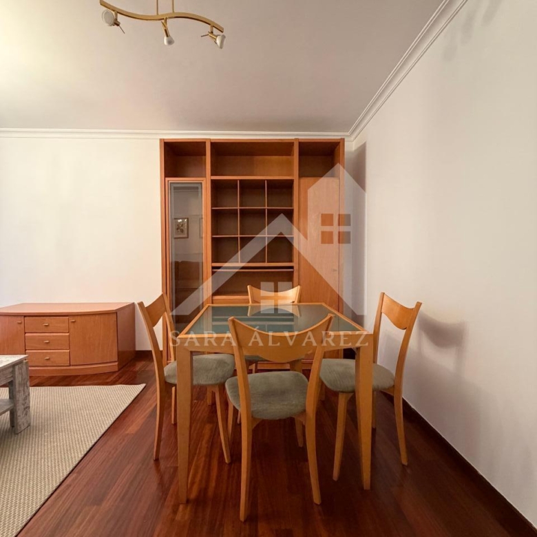 SE ALQUILA LUMINOSO APARTAMENTO DE DOS HABITACIONES CON 2 PLAZAS DE GARAJE  EN JUAN BAUSTISTA ANDRADE ZONA PASARON