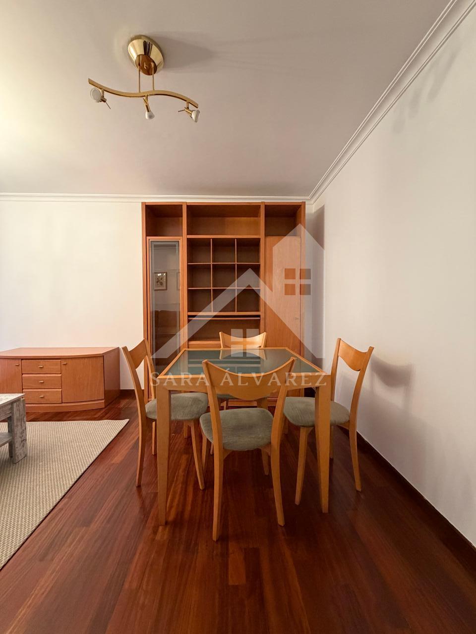 SE ALQUILA LUMINOSO APARTAMENTO DE DOS HABITACIONES CON 2 PLAZAS DE GARAJE  EN JUAN BAUSTISTA ANDRADE ZONA PASARON