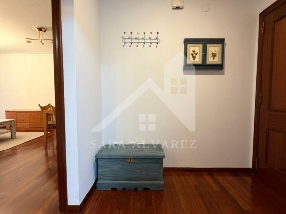 SE ALQUILA LUMINOSO APARTAMENTO DE DOS HABITACIONES CON 2 PLAZAS DE GARAJE  EN JUAN BAUSTISTA ANDRADE ZONA PASARON