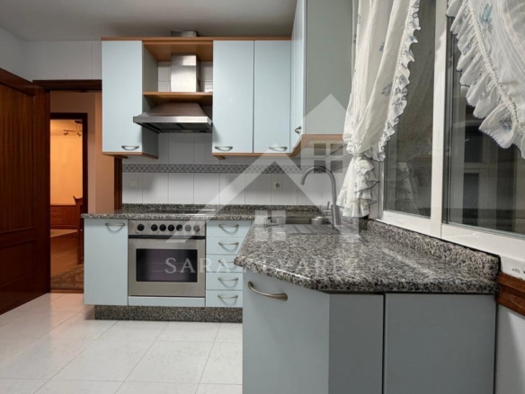 SE ALQUILA LUMINOSO APARTAMENTO DE DOS HABITACIONES CON 2 PLAZAS DE GARAJE  EN JUAN BAUSTISTA ANDRADE ZONA PASARON
