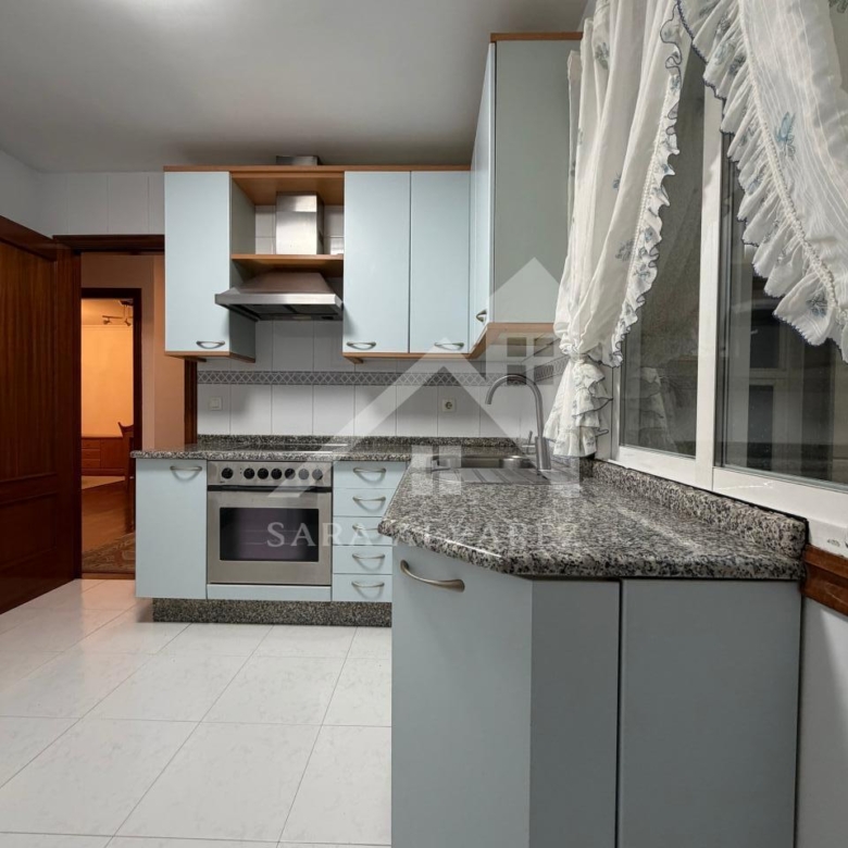 SE ALQUILA LUMINOSO APARTAMENTO DE DOS HABITACIONES CON 2 PLAZAS DE GARAJE  EN JUAN BAUSTISTA ANDRADE ZONA PASARON