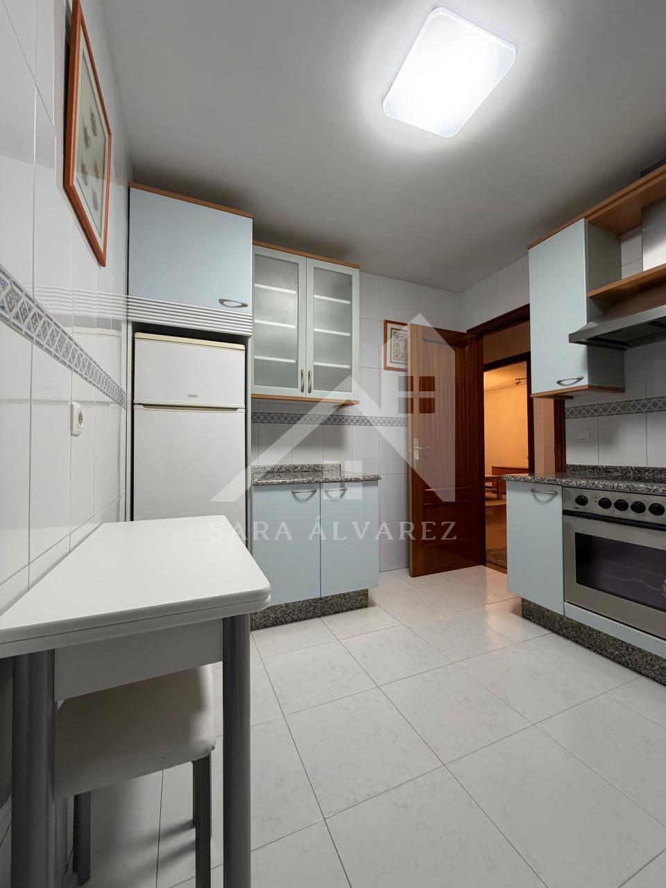 SE ALQUILA LUMINOSO APARTAMENTO DE DOS HABITACIONES CON 2 PLAZAS DE GARAJE  EN JUAN BAUSTISTA ANDRADE ZONA PASARON