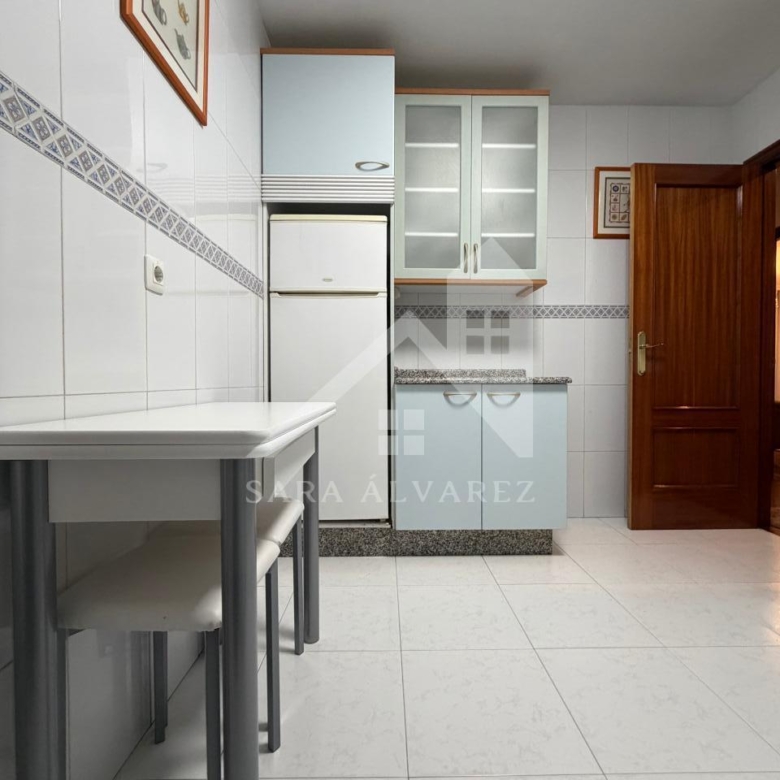 SE ALQUILA LUMINOSO APARTAMENTO DE DOS HABITACIONES CON 2 PLAZAS DE GARAJE  EN JUAN BAUSTISTA ANDRADE ZONA PASARON