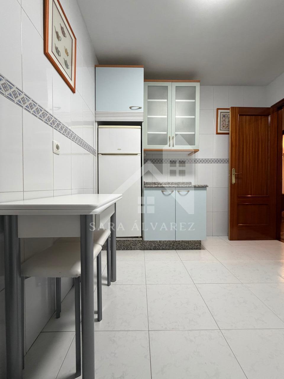 SE ALQUILA LUMINOSO APARTAMENTO DE DOS HABITACIONES CON 2 PLAZAS DE GARAJE  EN JUAN BAUSTISTA ANDRADE ZONA PASARON
