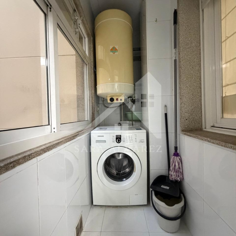 SE ALQUILA LUMINOSO APARTAMENTO DE DOS HABITACIONES CON 2 PLAZAS DE GARAJE  EN JUAN BAUSTISTA ANDRADE ZONA PASARON