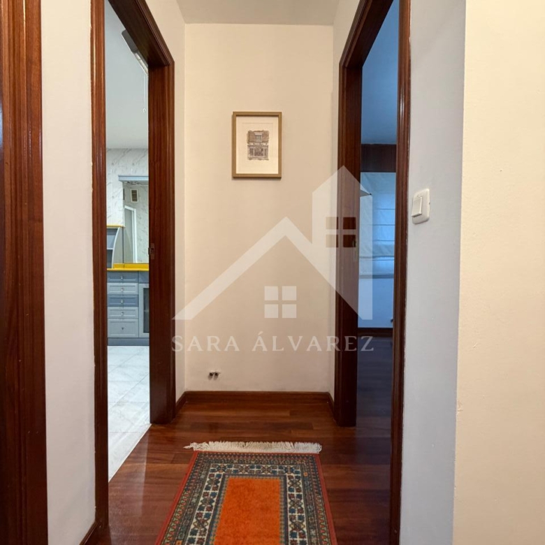 SE ALQUILA LUMINOSO APARTAMENTO DE DOS HABITACIONES CON 2 PLAZAS DE GARAJE  EN JUAN BAUSTISTA ANDRADE ZONA PASARON