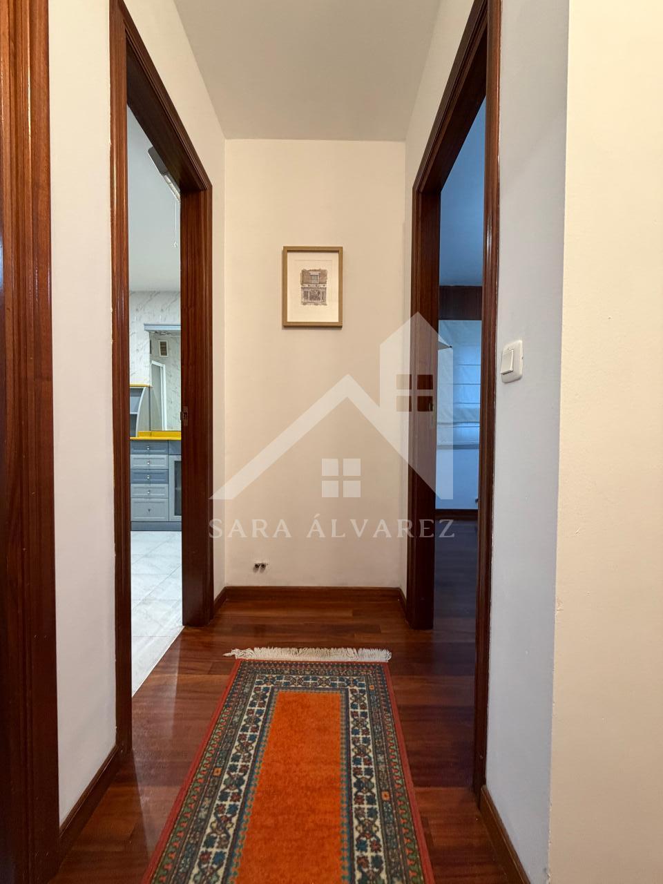 SE ALQUILA LUMINOSO APARTAMENTO DE DOS HABITACIONES CON 2 PLAZAS DE GARAJE  EN JUAN BAUSTISTA ANDRADE ZONA PASARON