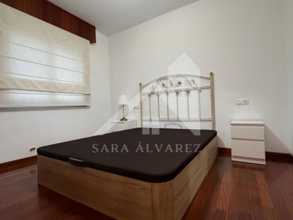 SE ALQUILA LUMINOSO APARTAMENTO DE DOS HABITACIONES CON 2 PLAZAS DE GARAJE  EN JUAN BAUSTISTA ANDRADE ZONA PASARON