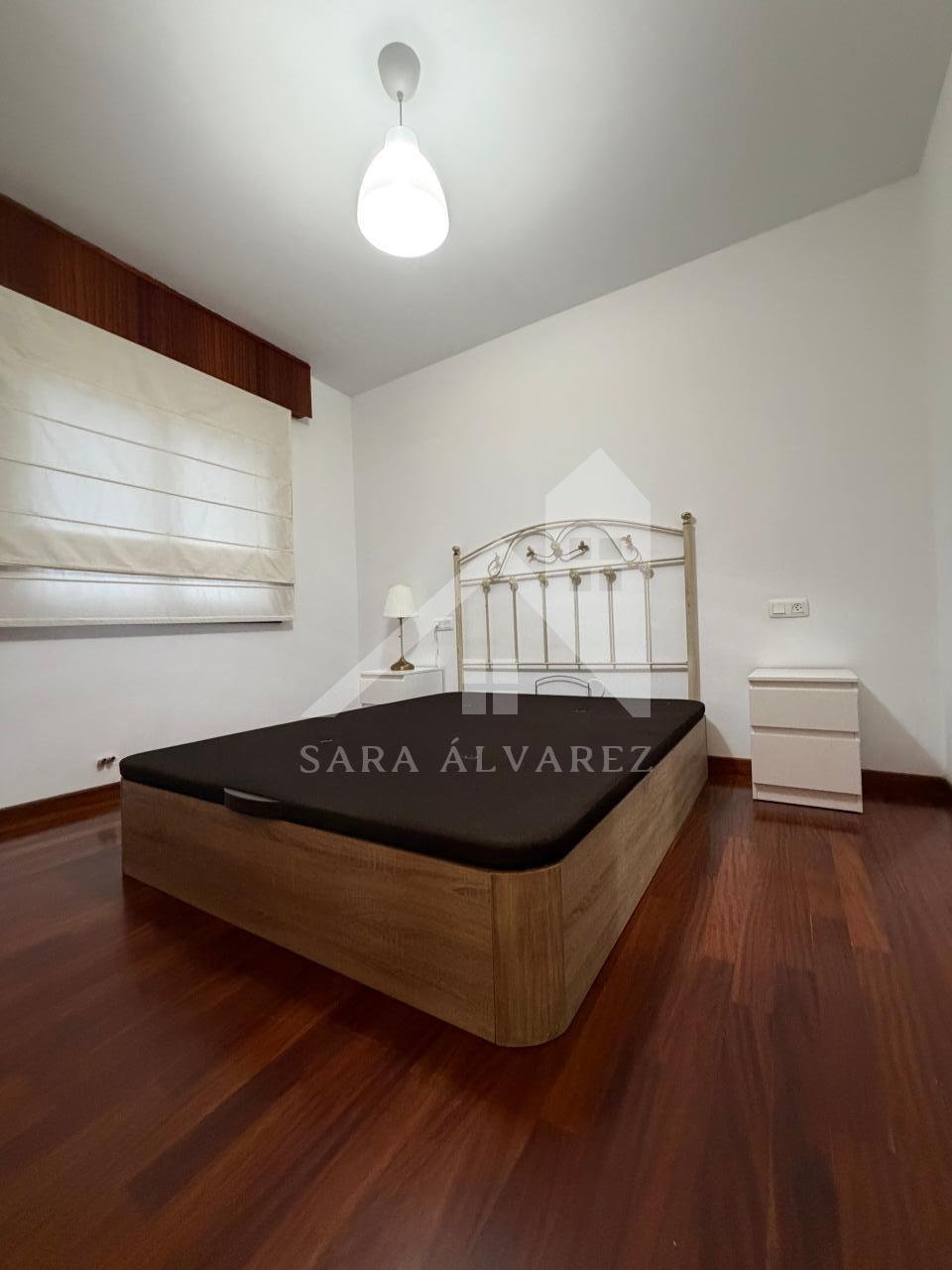 SE ALQUILA LUMINOSO APARTAMENTO DE DOS HABITACIONES CON 2 PLAZAS DE GARAJE  EN JUAN BAUSTISTA ANDRADE ZONA PASARON