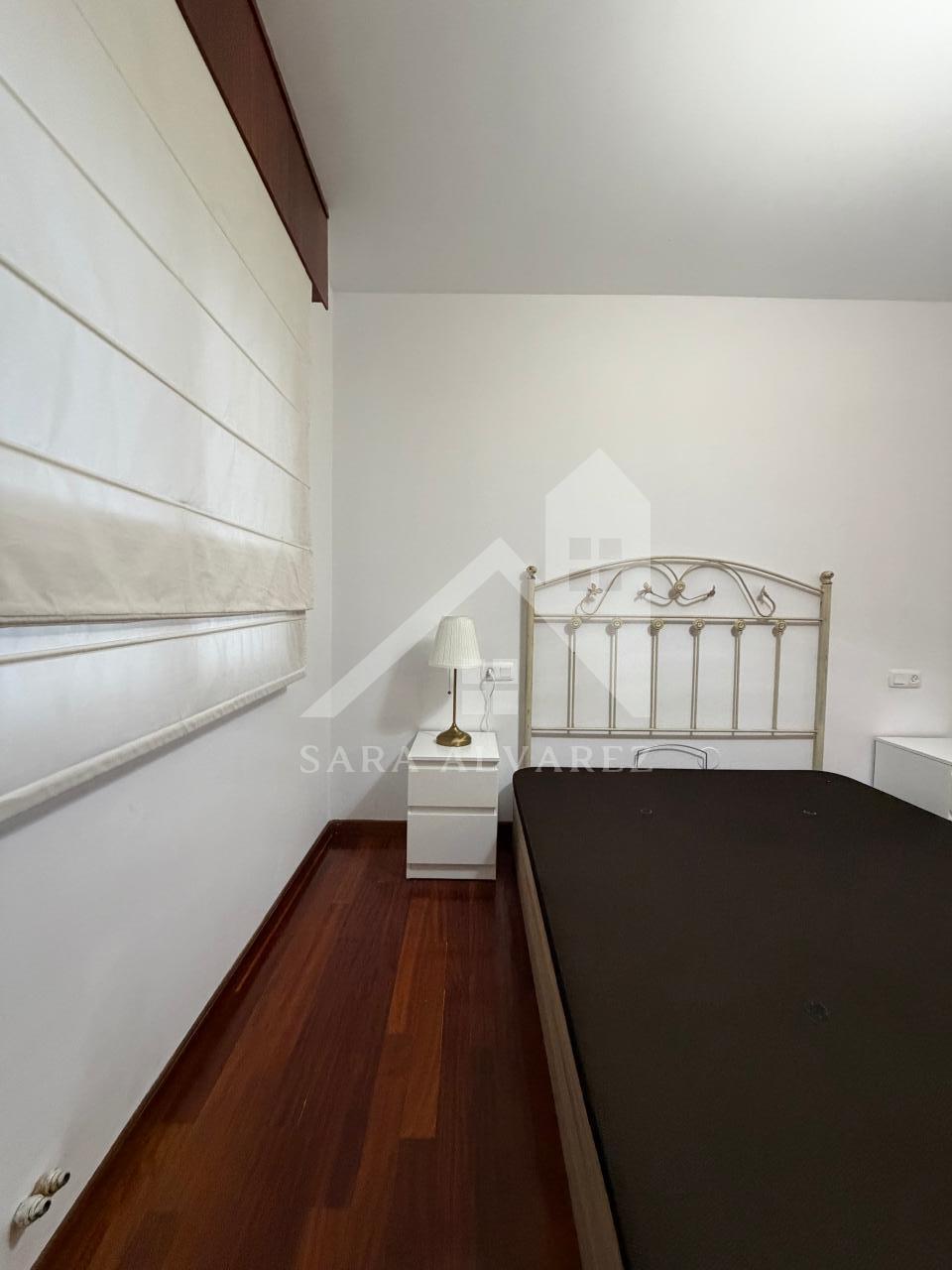 SE ALQUILA LUMINOSO APARTAMENTO DE DOS HABITACIONES CON 2 PLAZAS DE GARAJE  EN JUAN BAUSTISTA ANDRADE ZONA PASARON