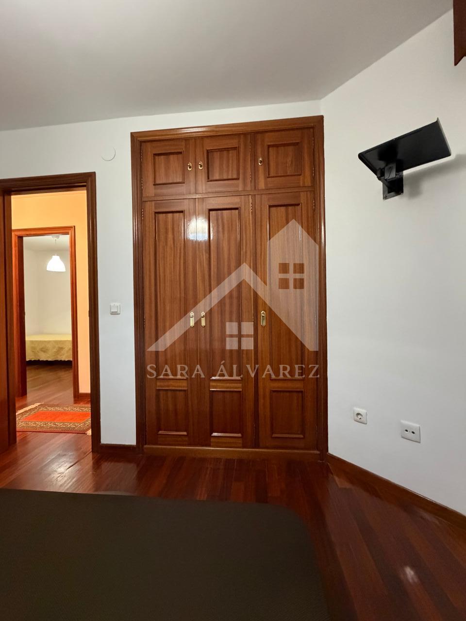 SE ALQUILA LUMINOSO APARTAMENTO DE DOS HABITACIONES CON 2 PLAZAS DE GARAJE  EN JUAN BAUSTISTA ANDRADE ZONA PASARON