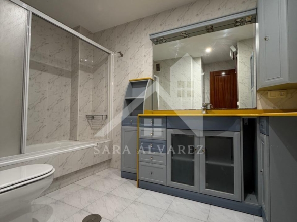 SE ALQUILA LUMINOSO APARTAMENTO DE DOS HABITACIONES CON 2 PLAZAS DE GARAJE  EN JUAN BAUSTISTA ANDRADE ZONA PASARON