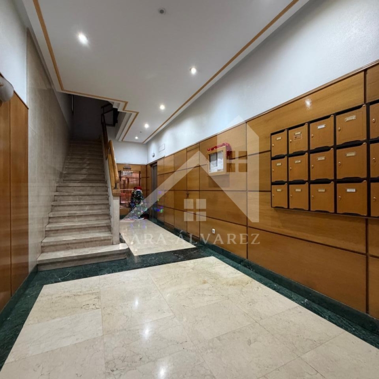 SE ALQUILA LUMINOSO APARTAMENTO DE DOS HABITACIONES CON 2 PLAZAS DE GARAJE  EN JUAN BAUSTISTA ANDRADE ZONA PASARON