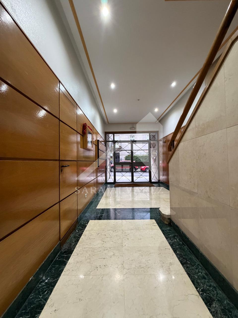 SE ALQUILA LUMINOSO APARTAMENTO DE DOS HABITACIONES CON 2 PLAZAS DE GARAJE  EN JUAN BAUSTISTA ANDRADE ZONA PASARON