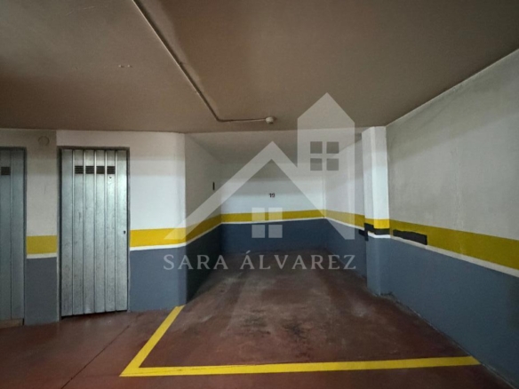 SE ALQUILA LUMINOSO APARTAMENTO DE DOS HABITACIONES CON 2 PLAZAS DE GARAJE  EN JUAN BAUSTISTA ANDRADE ZONA PASARON