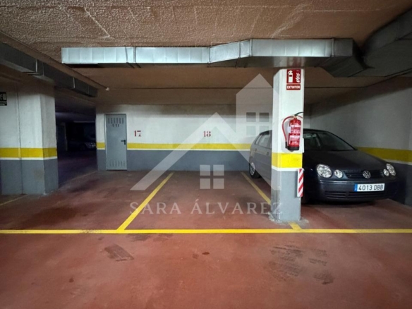 SE ALQUILA LUMINOSO APARTAMENTO DE DOS HABITACIONES CON 2 PLAZAS DE GARAJE  EN JUAN BAUSTISTA ANDRADE ZONA PASARON
