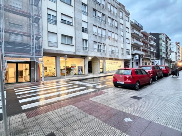 SE ALQUILA LUMINOSO APARTAMENTO DE DOS HABITACIONES CON 2 PLAZAS DE GARAJE  EN JUAN BAUSTISTA ANDRADE ZONA PASARON