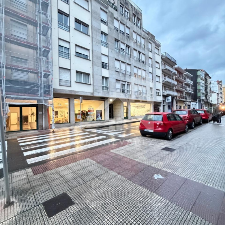 SE ALQUILA LUMINOSO APARTAMENTO DE DOS HABITACIONES CON 2 PLAZAS DE GARAJE  EN JUAN BAUSTISTA ANDRADE ZONA PASARON