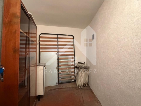 SE ALQUILA LUMINOSO APARTAMENTO DE DOS HABITACIONES CON 2 PLAZAS DE GARAJE  EN JUAN BAUSTISTA ANDRADE ZONA PASARON