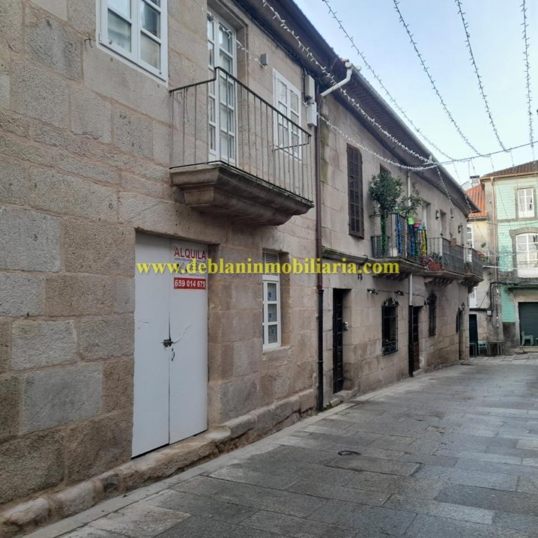 SE ALQUILA LOCAL COMERCIAL LÓBREGO A 50m DE LA CATEDRAL EN TUI