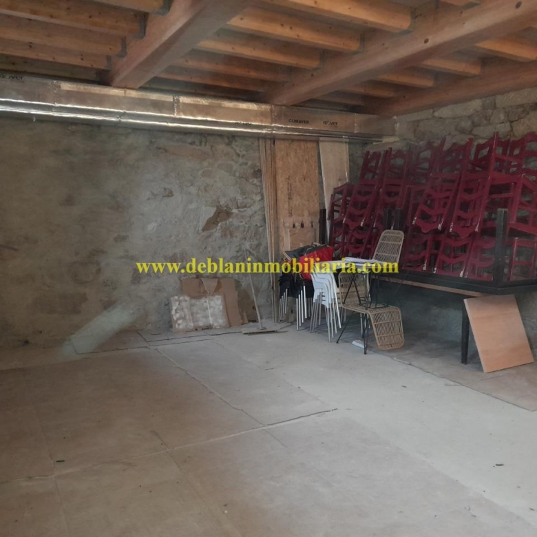 SE ALQUILA LOCAL COMERCIAL LÓBREGO A 50m DE LA CATEDRAL EN TUI