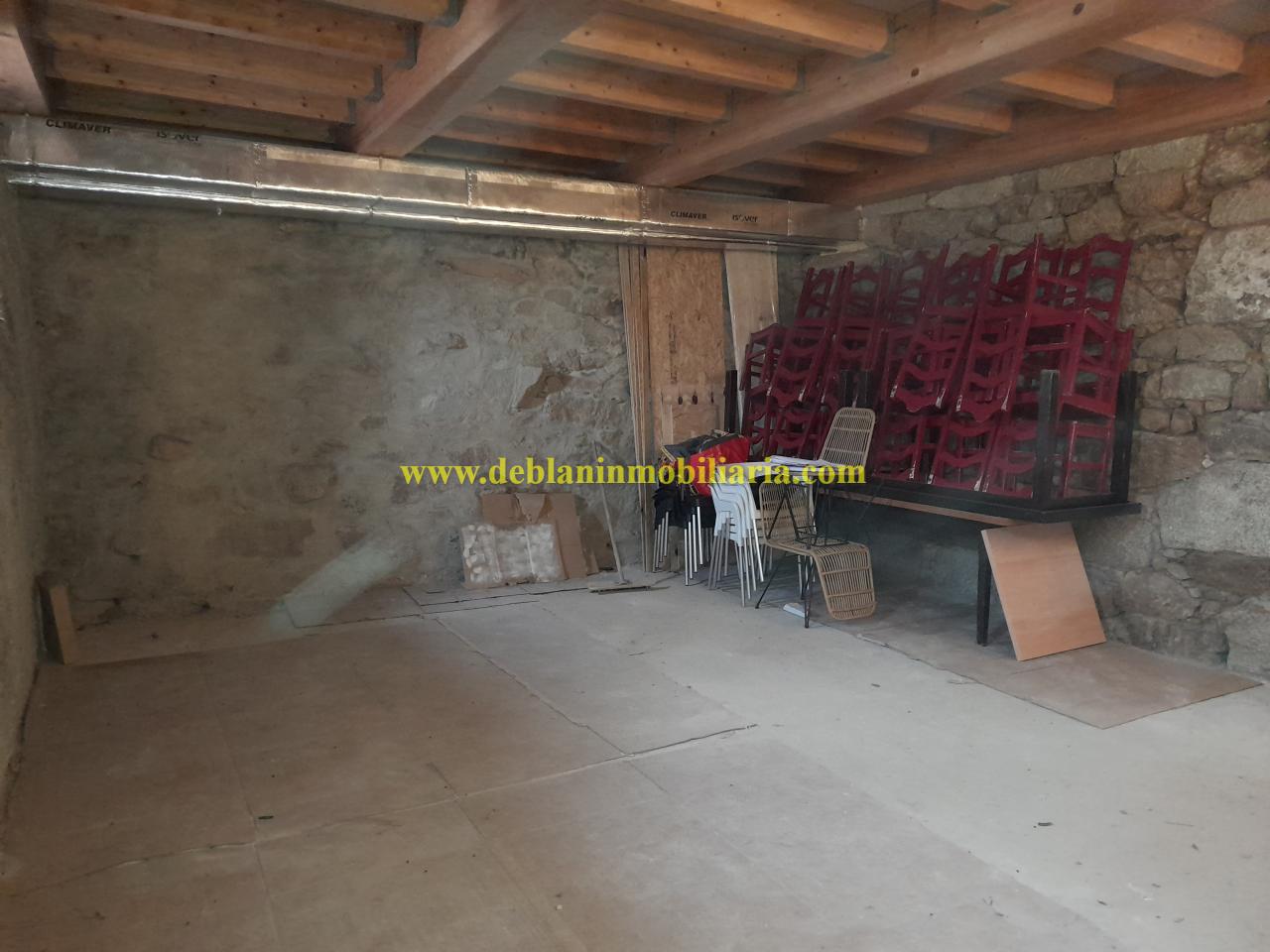 176899946995800028729_176899922425 SE ALQUILA LOCAL COMERCIAL LÓBREGO A 50m DE LA CATEDRAL EN TUI