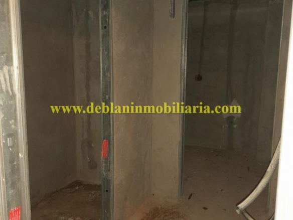SE ALQUILA LOCAL COMERCIAL LÓBREGO A 50m DE LA CATEDRAL EN TUI