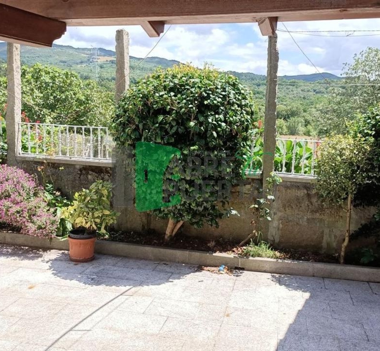 Casa en venta en PADERENE DE ALLARIZ