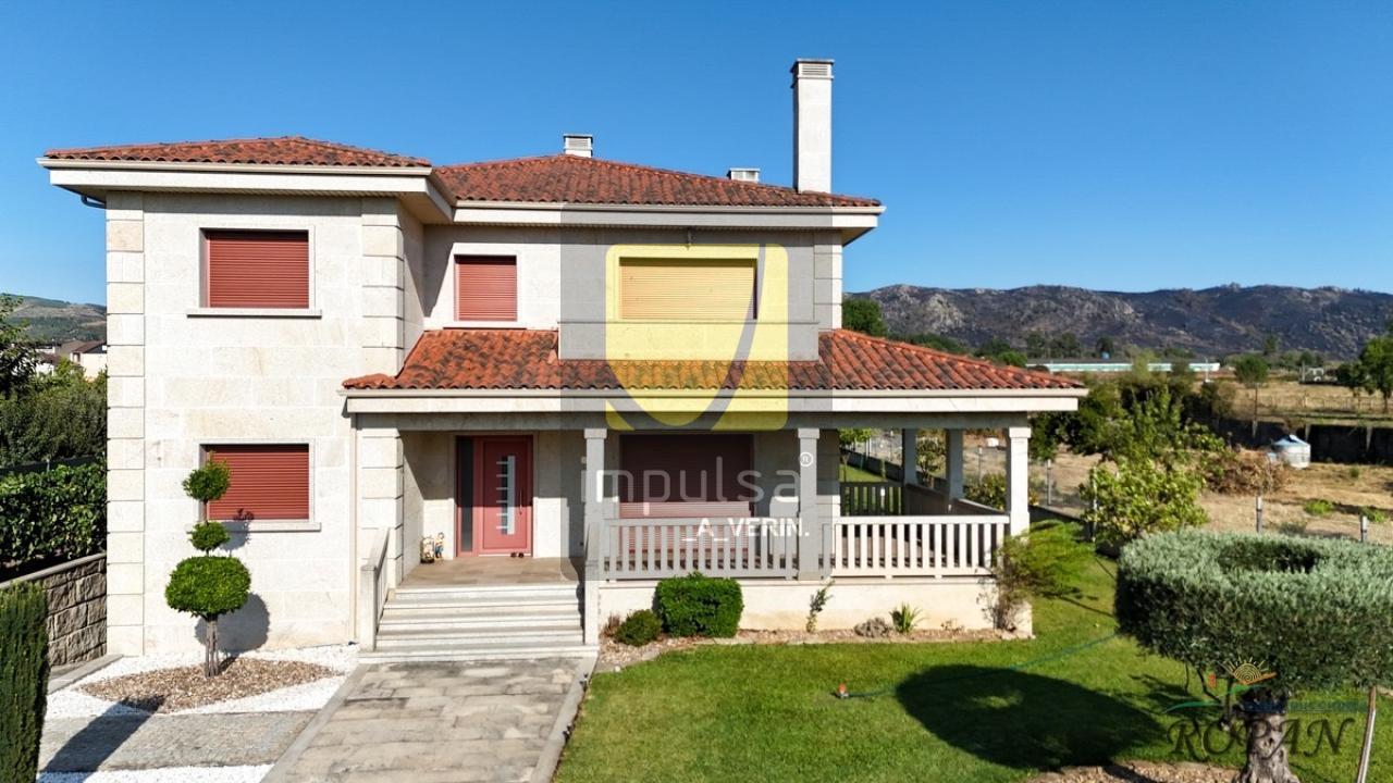 176959896488100043662_176103668848 Chalet en VERIN