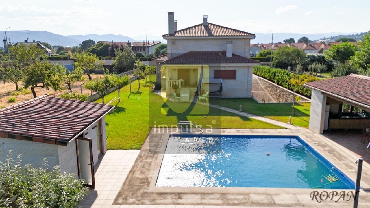 176959896574100043662_176103668890 Chalet en VERIN