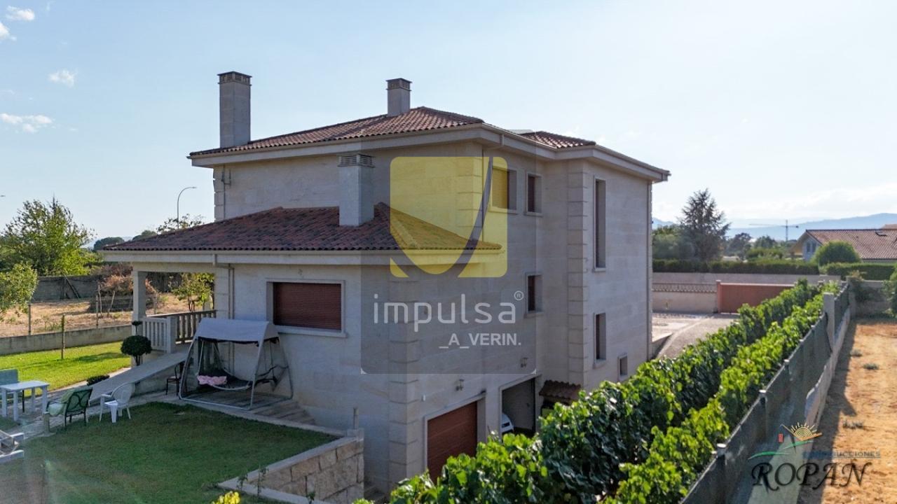 176959896773800043662_176103668970 Chalet en VERIN