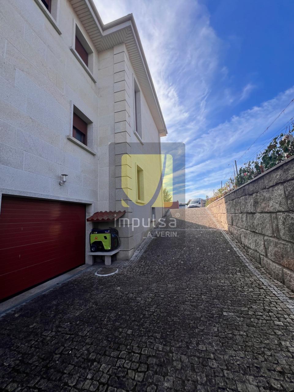 176959901532600043662_176103678239 Chalet en VERIN