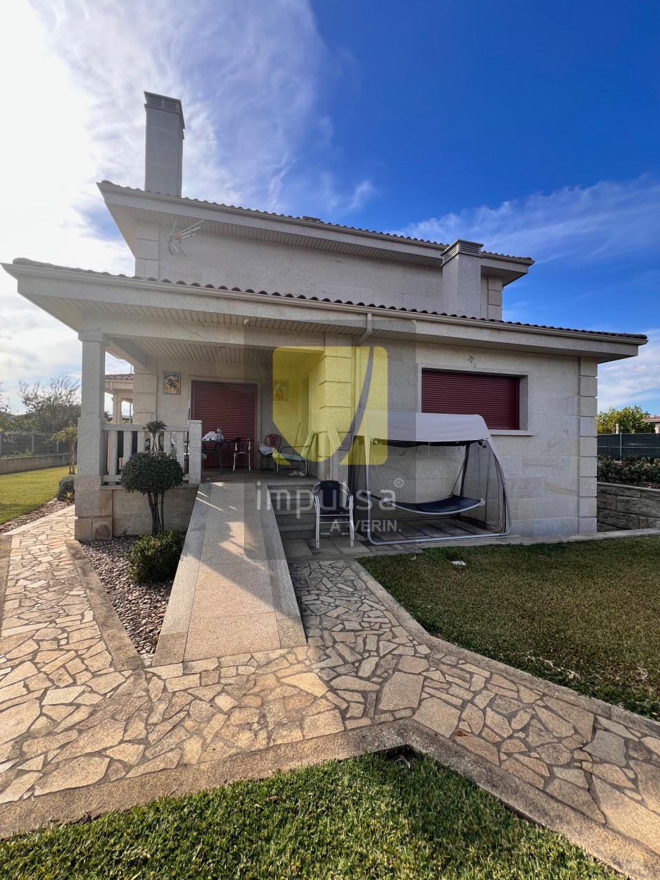 176959901690100043662_176103678723 Chalet en VERIN