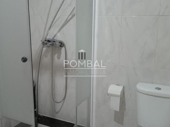 Amplio local en alquiler en calle comercial