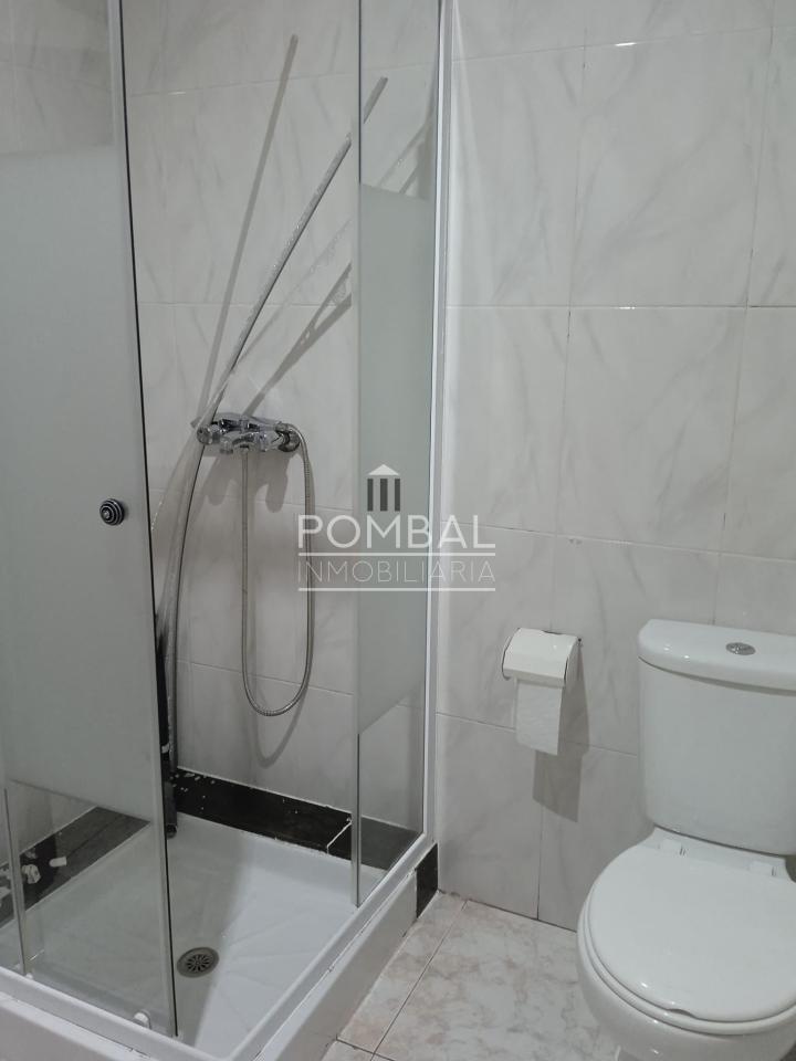 176960365327700028770_176959730946 Amplio local en alquiler en calle comercial