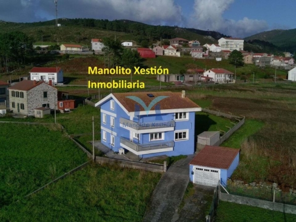 Casa con terreno y Vistas al Mar